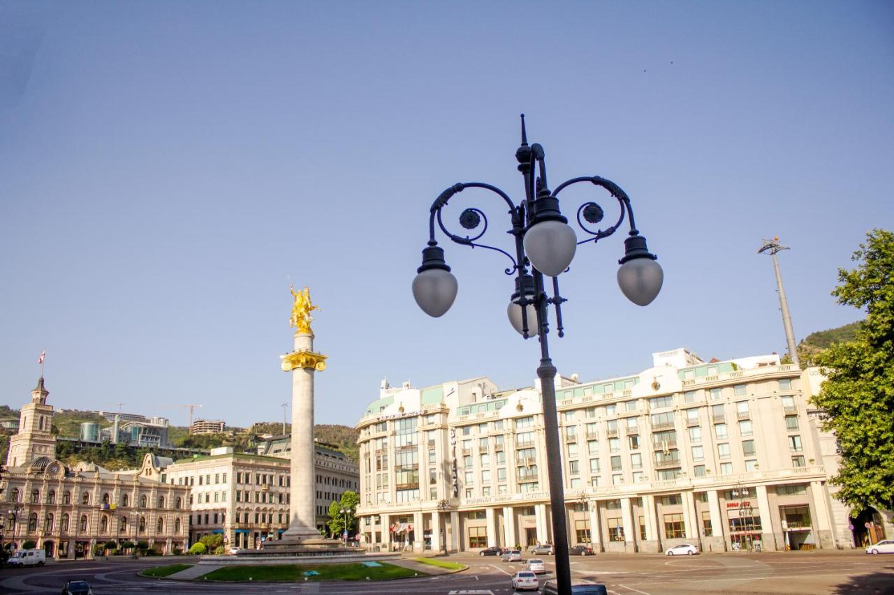 Zharuma Caravan Tbilisi Buitenkant foto